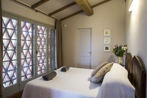 Wake up to views of the Umbrian countryside